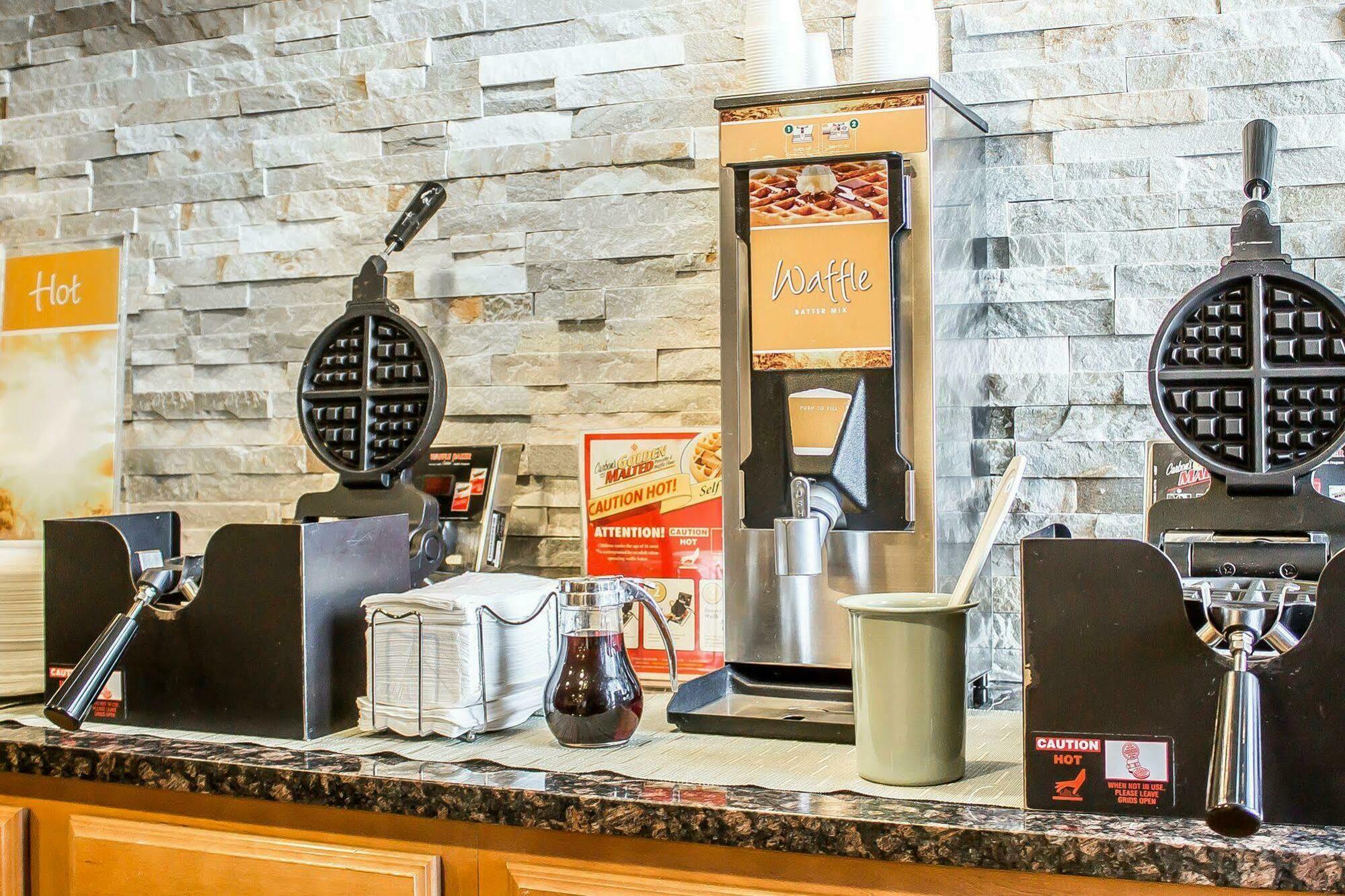 Baymont By Wyndham Scranton Dunmore Ngoại thất bức ảnh