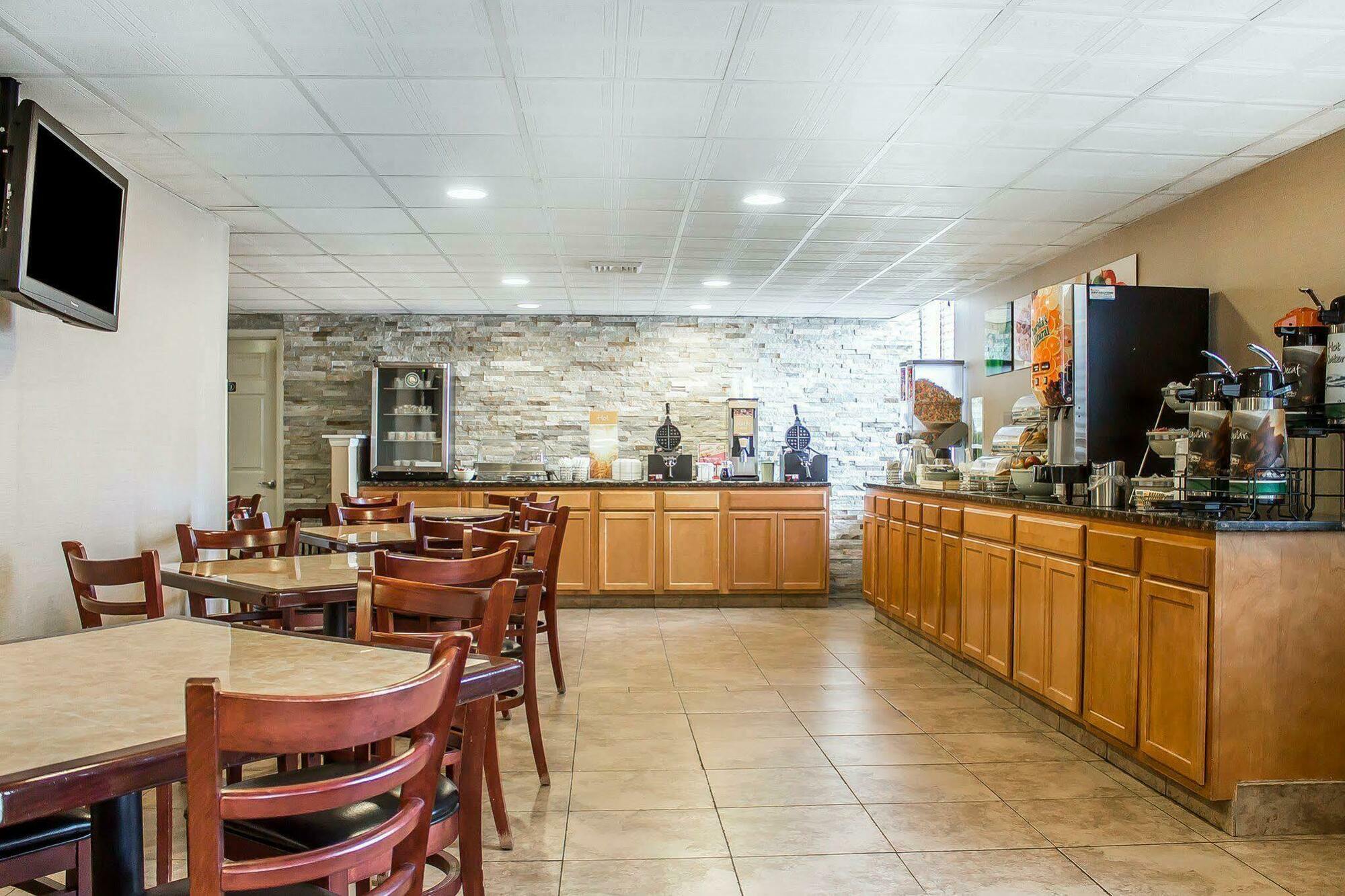 Baymont By Wyndham Scranton Dunmore Ngoại thất bức ảnh