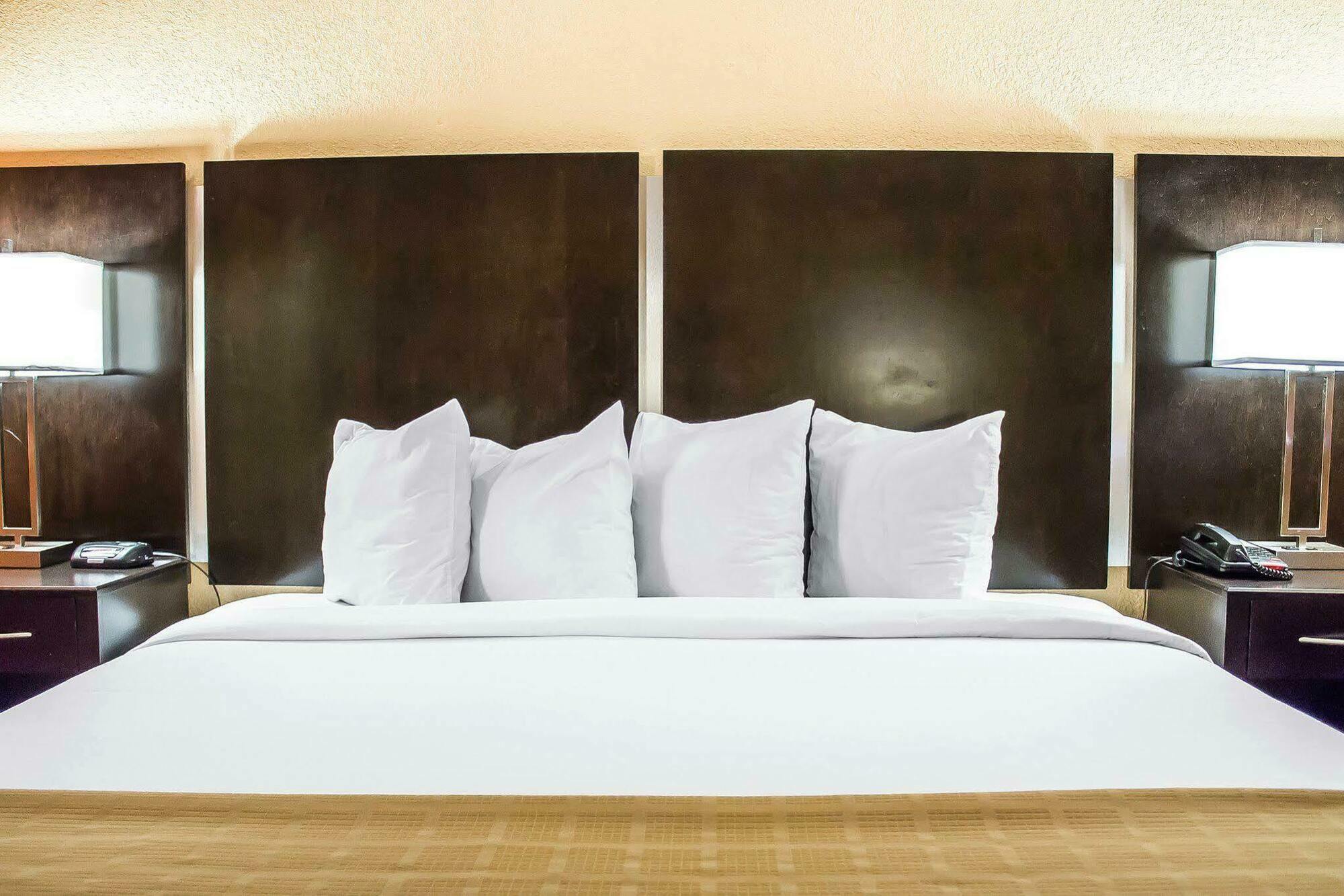 Baymont By Wyndham Scranton Dunmore Ngoại thất bức ảnh