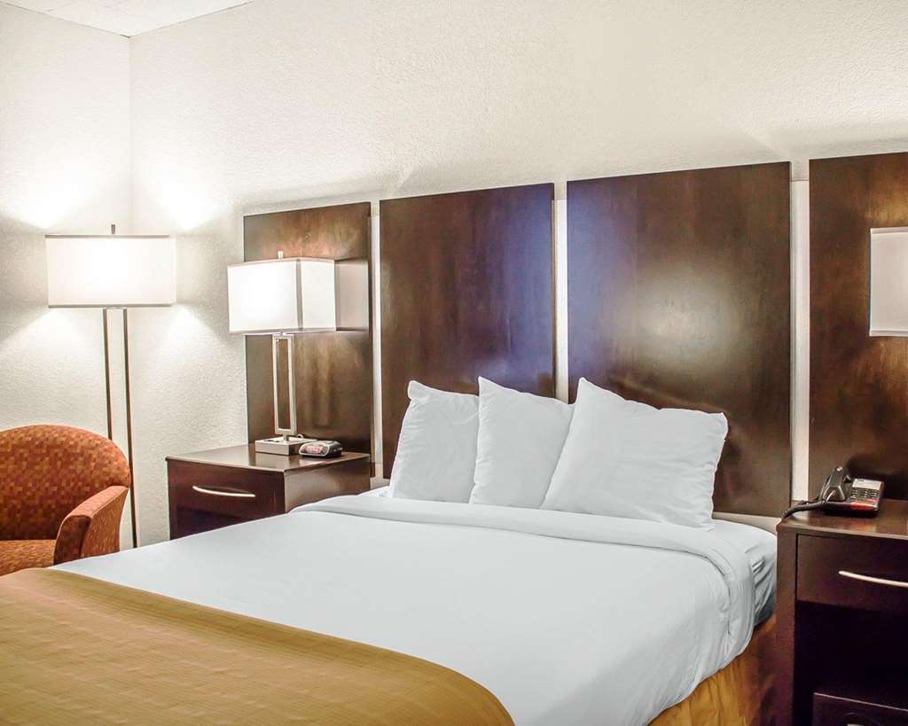 Baymont By Wyndham Scranton Dunmore Phòng bức ảnh